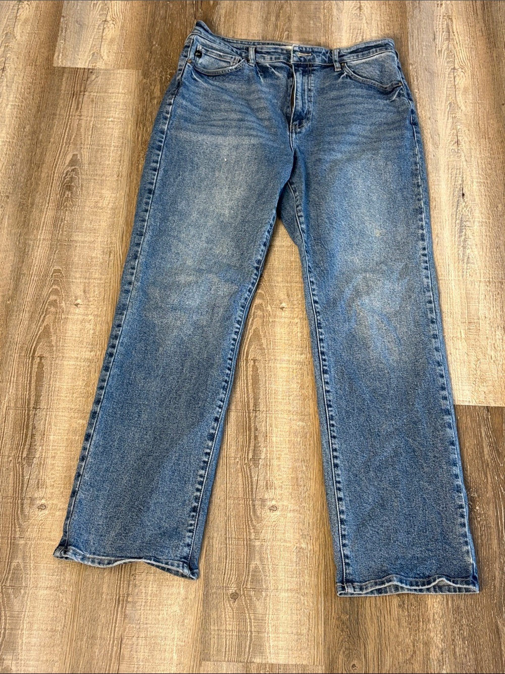 KanCan Women's Straight Leg Jeans in Mid Blue Wash